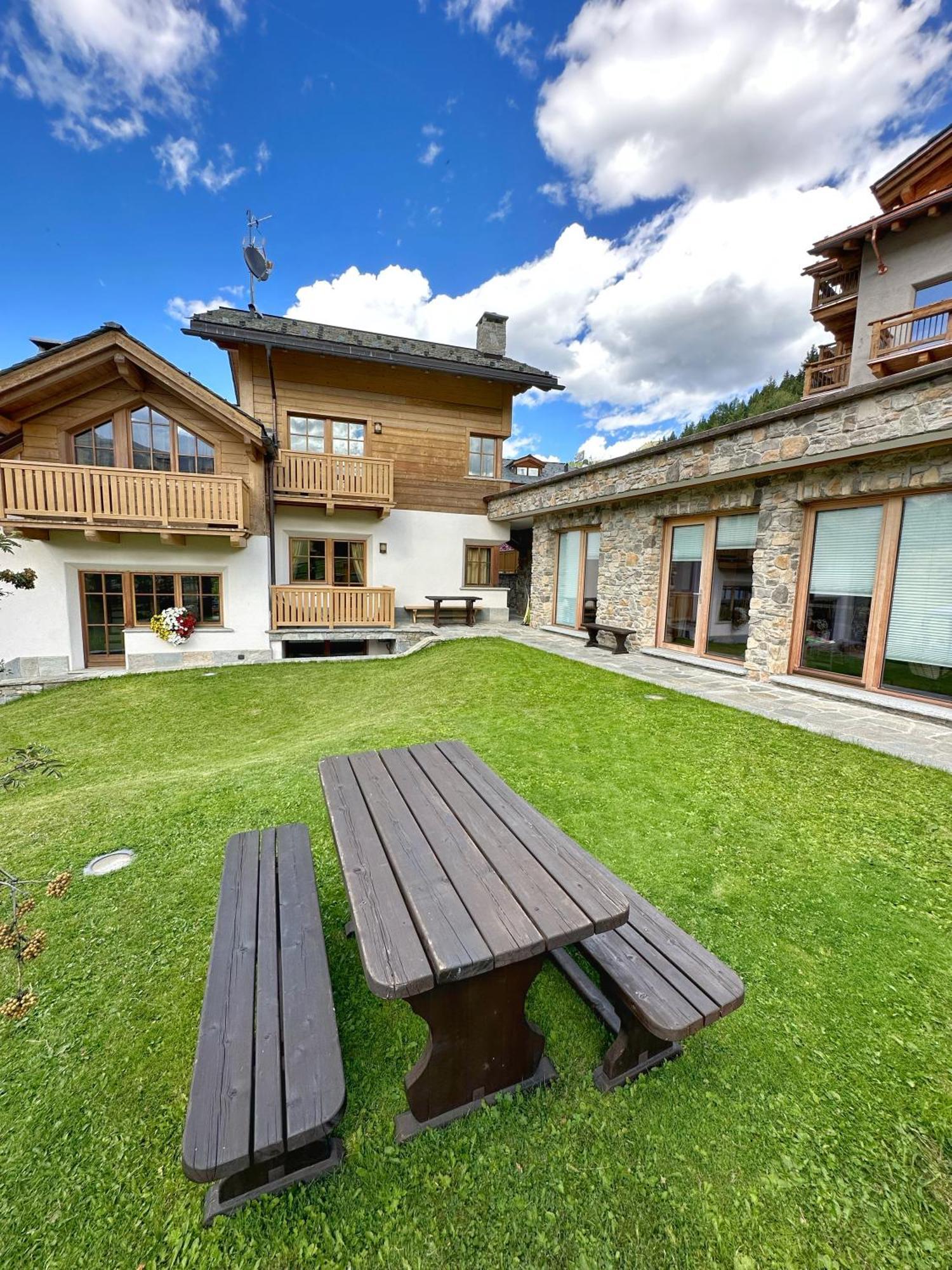 Chalet Monteneve Appartamento Verde Livigno Luaran gambar